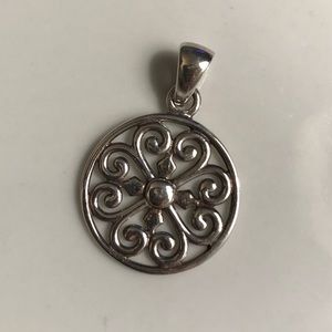 Southern Gates sterling silver 925 pendant.